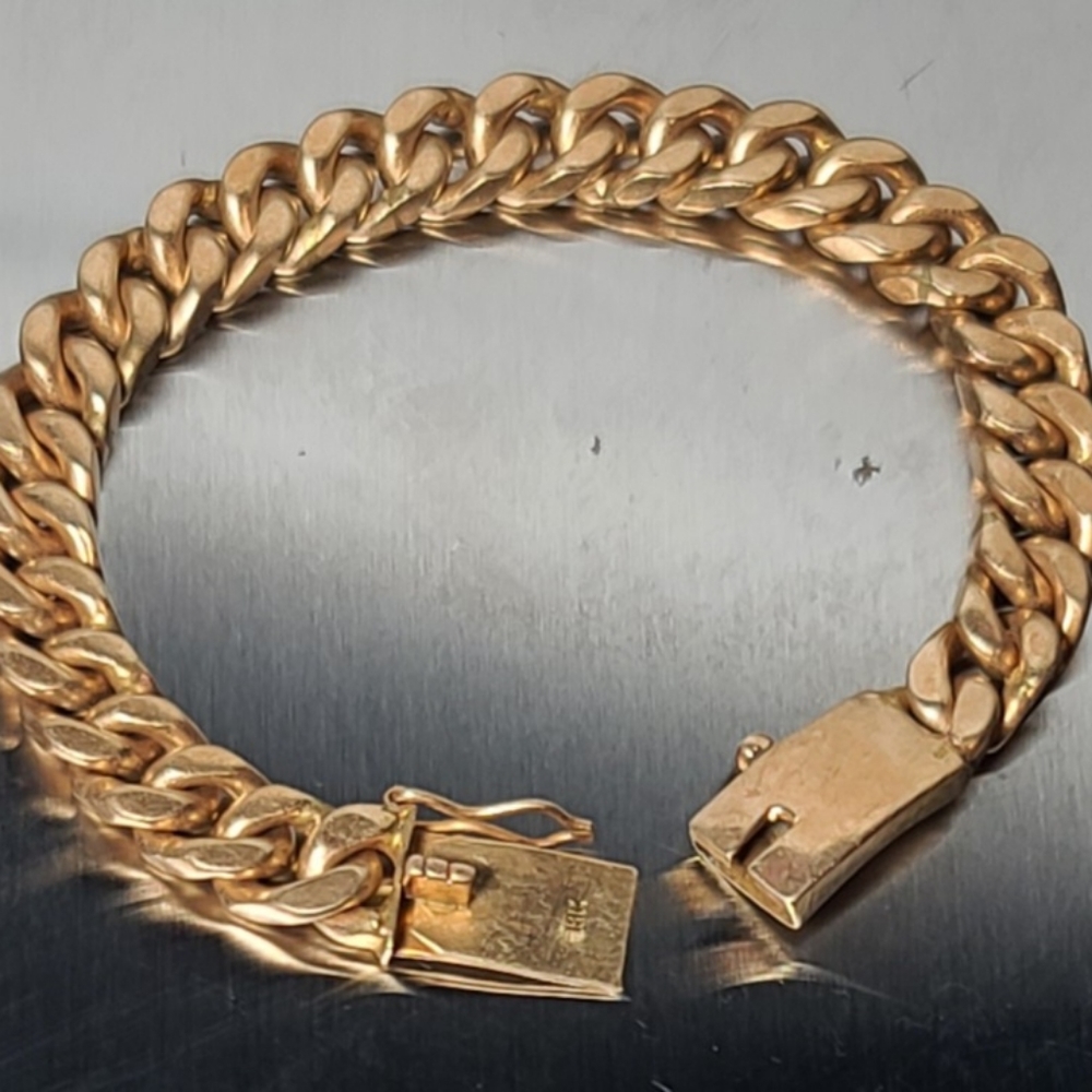 Beautiful Mens 10mm Gold Tone Cuban Link Bracelet Marked 10k *Read description*